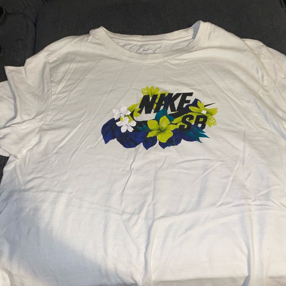 Nike T-shirt